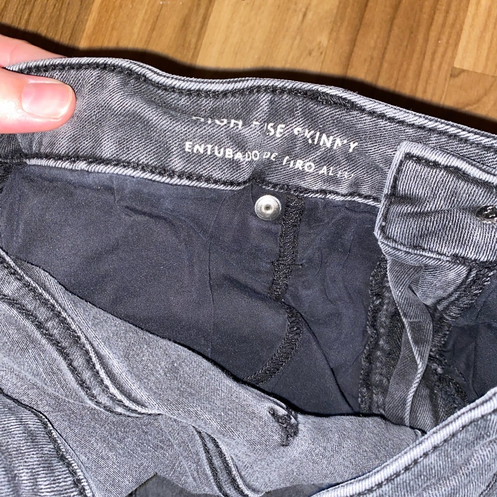 Women’s High Rise Skinny Jeans - Picture 2 of 8